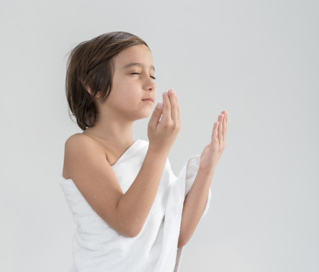 Comment se préparer au hajj avec vos enfants : accessoires, vêtements, éducation et sécurité pour une expérience familiale enrichissante.