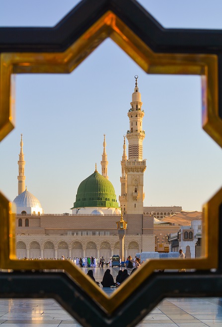 Histoire, architecture et signification spirituelle de la Mosquée du Prophète ﷺ à Médine, l'une des mosquées les plus sacrées de l'islam.