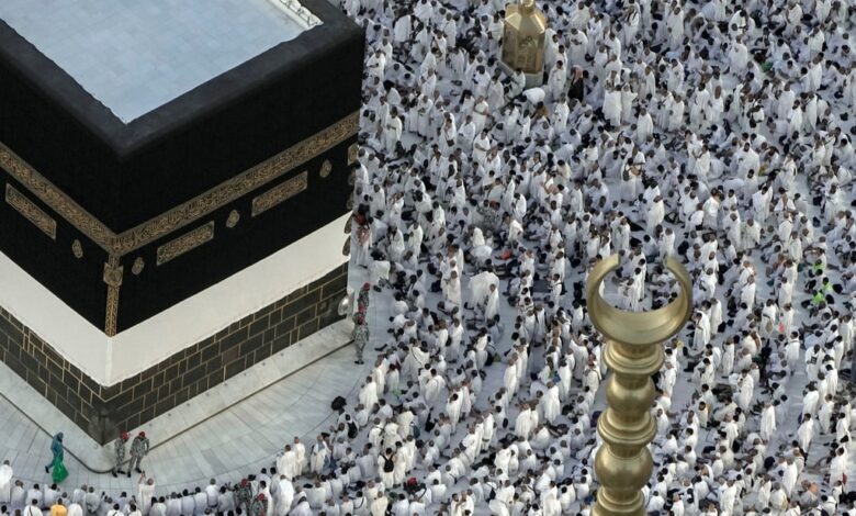 Explorez les défis du Hajj, un pèlerinage sacré, et découvrez comment surmonter les obstacles pour enrichir votre expérience spirituelle.