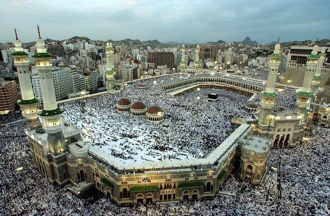 Explorez la purification de l'âme à travers l'Omra et le Hajj, un voyage spirituel essentiel pour se rapprocher d'Allah et renouveler sa foi.